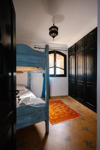 2 twin beds
