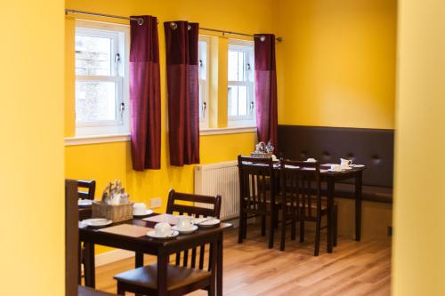 مطعم, دار ضيافة أردروس جلينكارين (Ardross Glencairn Guesthouse) in Dalneigh