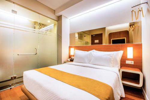 The Point Hotel Balikpapan Room Type - Standard Room