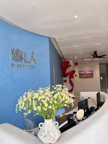 Lá Riverside Boutique Hotel