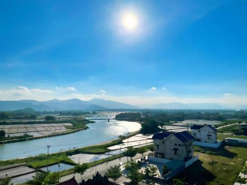 Nearby attraction, Rex Hotel - by BAY LUXURY in Train Station