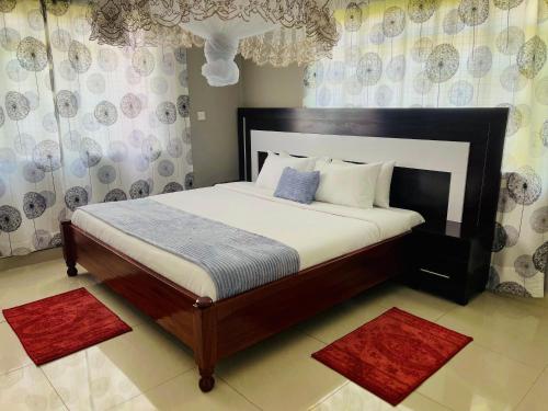 King Room with Garden View room in Homely Lodge And Apartments