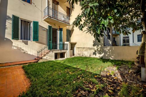 YD elegant apt with garden