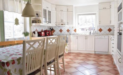 편의 시설/서비스, Villa Fridhem, lovely villa by the sea near Visby in 비블레