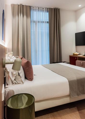 Hotel California - image 5