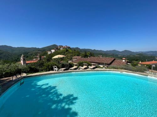  Podere Beatrice 20 Pax by VILLASRETREATS in Bardine di San Terenzo Monti