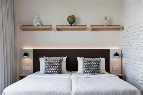 1 queen bed