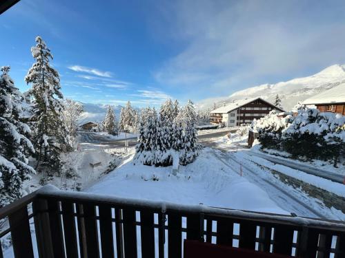  APPARTEMENT DE CHARME EN ATTIQUE dans UN PETIT CHALET in Crans-Montana