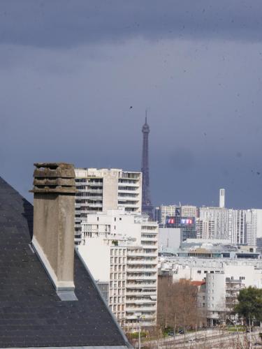 Kilátás, Beautiful villa view on garden and Paris Eiffel tower near transport Paris in Meudon