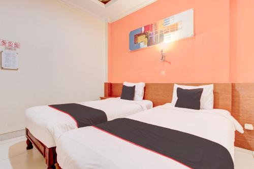 Delxue Twin Room image 5