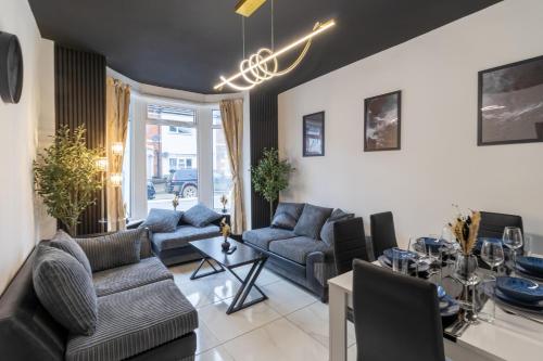 Open Mind Property - HotTub,7 Beds & Free Parking – khách sạn tại Nelson