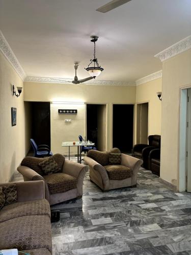 2 Beds in the heart of Clifton, Karachi