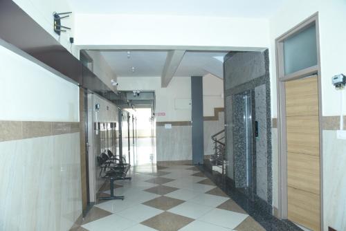 Grand View Hotel in Electronic City