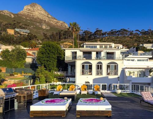 Clifton YOLO Spaces - Clifton Mansion Villa Apartment