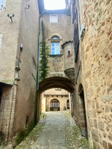 Alrededores, Dove Nest in Figeac