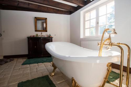 Vannas istaba, Luxury gite in Château Hostens-Picant vineyard (Luxury gite in Chateau Hostens-Picant vineyard) in Les Lèves-et-Thoumeyragues