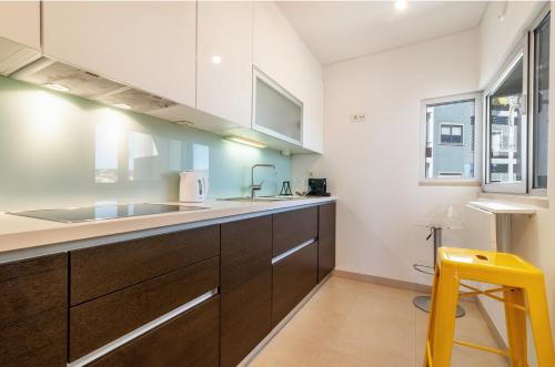 GuestReady - Alges Apt with Stunning Rooftop Pool GuestReady - Alges Apt with Stunning Rooftop Pool