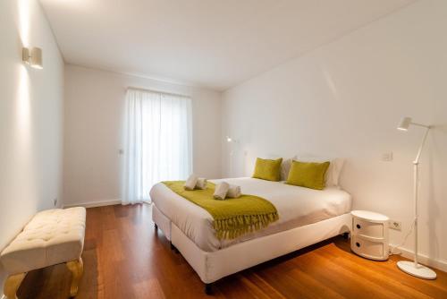 GuestReady - Alges Apt with Stunning Rooftop Pool GuestReady - Alges Apt with Stunning Rooftop Pool