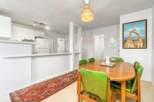 Spacious 2-Bed Unit with Garden in Mawson