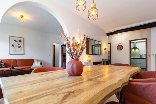 Oprema, Elegant, Lugano Lake View, pool and private parking in Brusino Arsizio