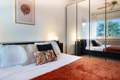 Elegant, Lugano Lake View, pool and private parking in Brusino Arsizio