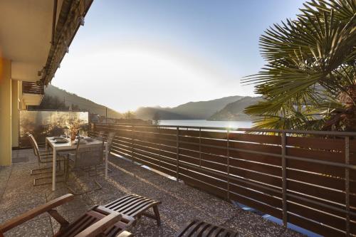 Oprema, Elegant, Lugano Lake View, pool and private parking in Brusino Arsizio