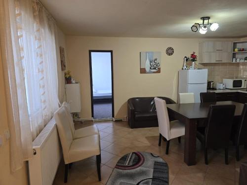 Pensiunea Casa cu Flori in 布蘭