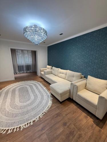 2 bedroom apartment center - Tap to explore photos
