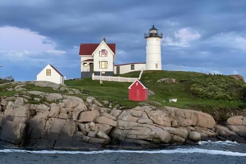 Groovy escape steps from the beach, a must sea! Groovy escape steps from the beach, a must sea!