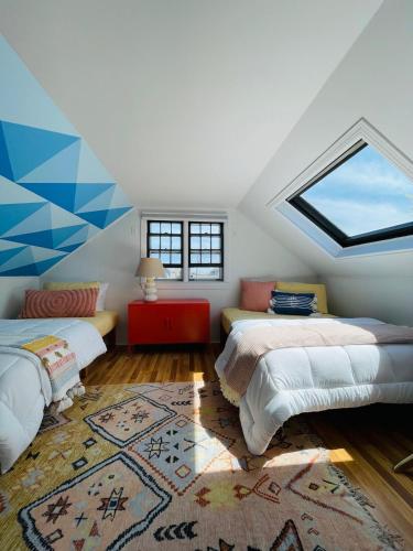 Groovy escape steps from the beach, a must sea! Groovy escape steps from the beach, a must sea!