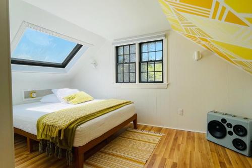 Groovy escape steps from the beach, a must sea! Groovy escape steps from the beach, a must sea!