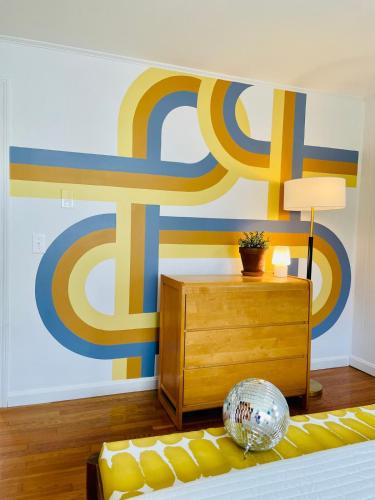 Groovy escape steps from the beach, a must sea! Groovy escape steps from the beach, a must sea!