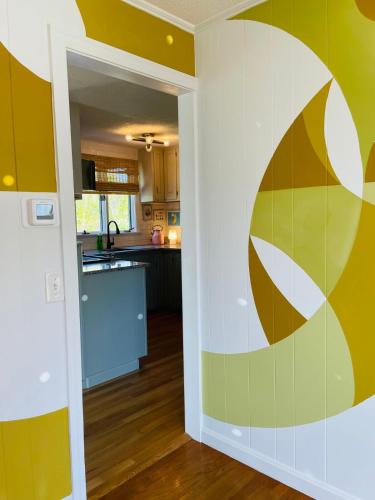 Groovy escape steps from the beach, a must sea! Groovy escape steps from the beach, a must sea!