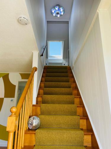 Groovy escape steps from the beach, a must sea! Groovy escape steps from the beach, a must sea!