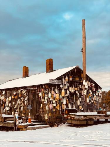 Groovy escape steps from the beach, a must sea! Groovy escape steps from the beach, a must sea!