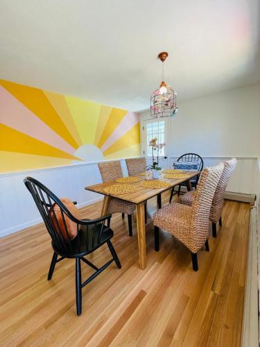 Groovy escape steps from the beach, a must sea! Groovy escape steps from the beach, a must sea!