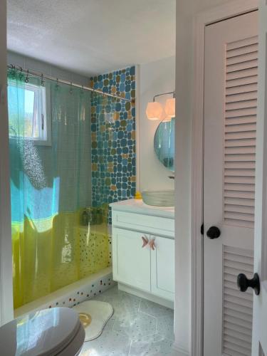 Groovy escape steps from the beach, a must sea! Groovy escape steps from the beach, a must sea!