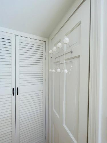 Groovy escape steps from the beach, a must sea! Groovy escape steps from the beach, a must sea!