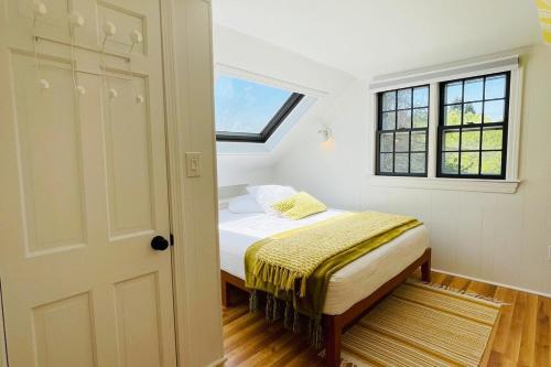 Groovy escape steps from the beach, a must sea! Groovy escape steps from the beach, a must sea!