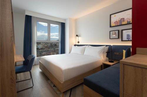 King Room image 2