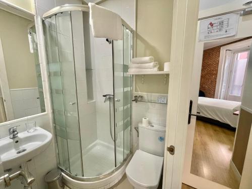 Hostal Madrid - image 14