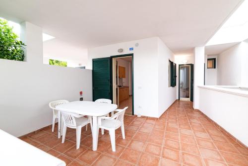 2 bedrooms, 3 beds