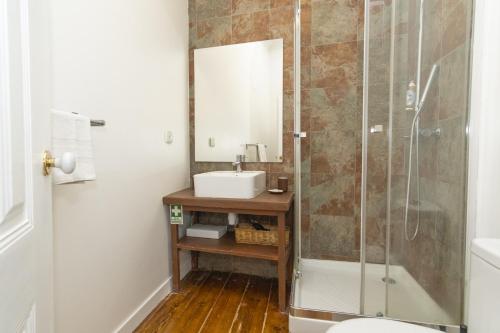 Comfortable Apartment with Terrace near Marquês de Pombal Lisbon - TTL317 - image 3