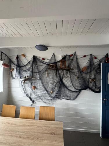 Cozy Oceanfront Escape in Nautnes