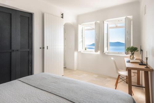 649719948 Porto Fira Suites