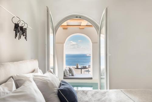 649720322 Porto Fira Suites