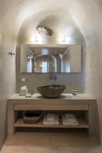 649721177 Porto Fira Suites