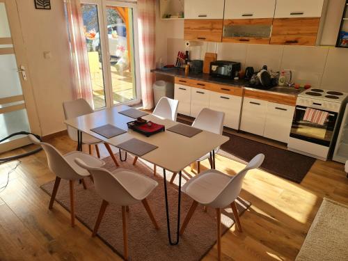 Celý apartmánový dom Donovaly-Hanesy so saunou (Cely apartmanovy dom Donovaly-Hanesy so saunou) in 比斯特里察