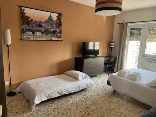 Panoramic penthouse 10m from metro A, Roma (foto 5)