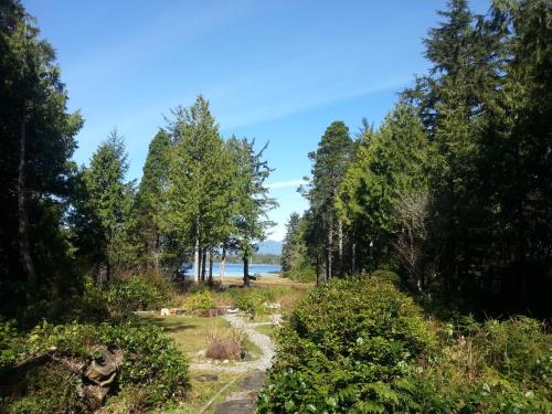 C&N Backpackers - Ucluelet - Accommodation